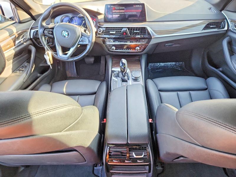 2018 BMW 530E — Фото 8 из 12
