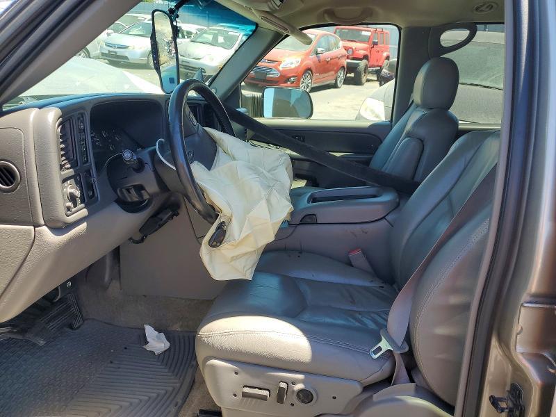 2003 CHEVROLET SUBURBAN K2500 — Фото 7 из 13