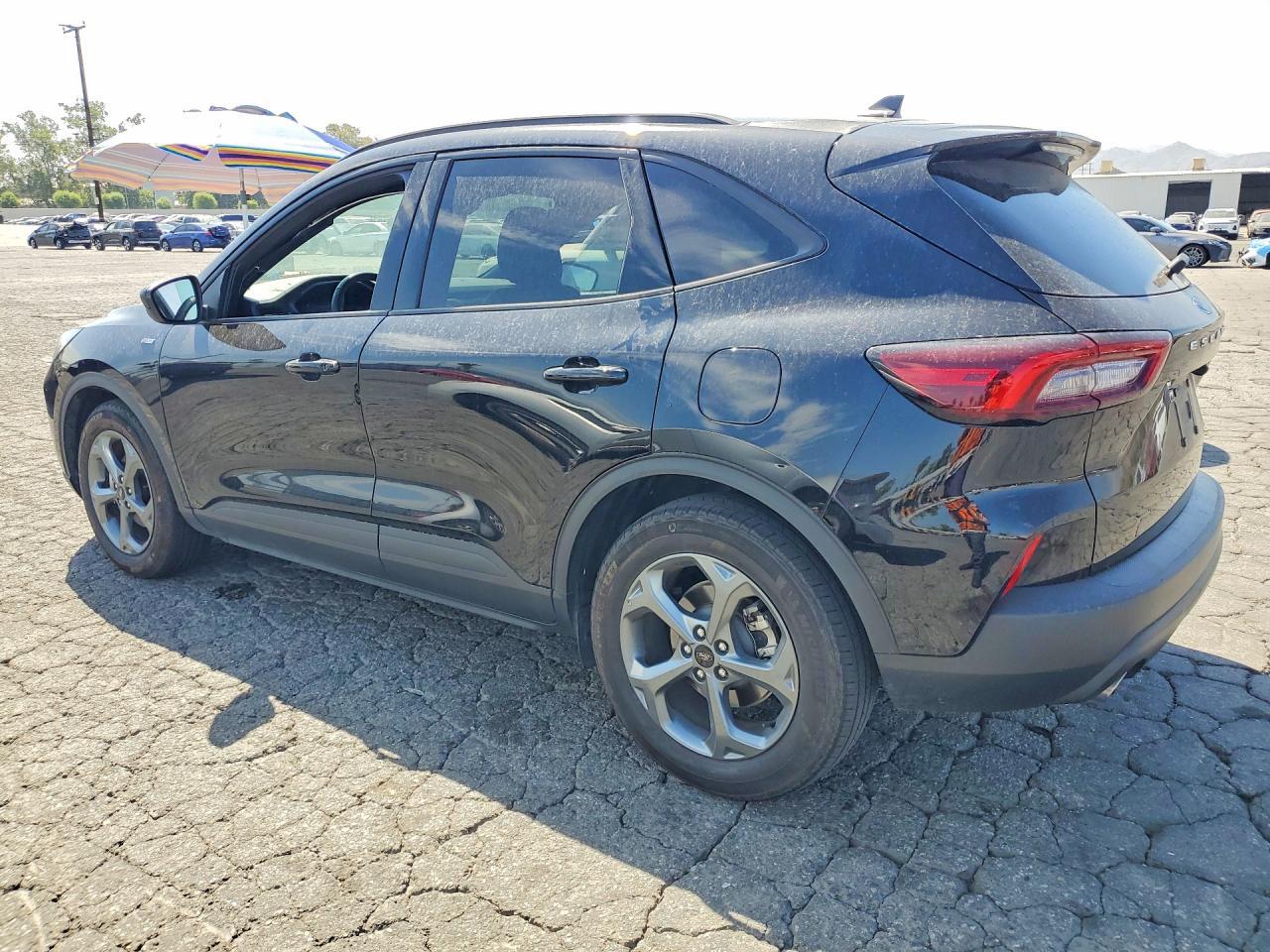 2025 FORD ESCAPE ST LINE — Фото 2 из 13