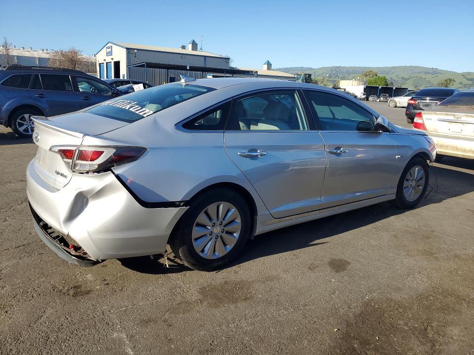 2016 HYUNDAI SONATA HYBRID SE — Фото 3 из 12