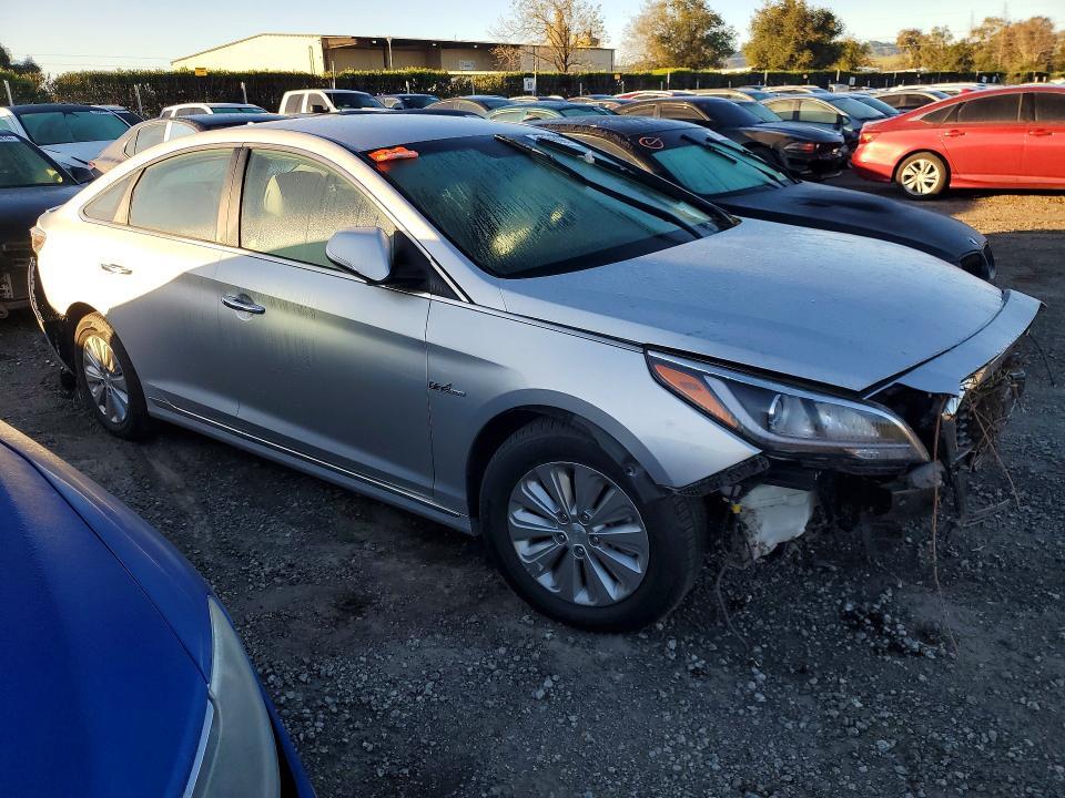 2016 HYUNDAI SONATA HYBRID SE — Фото 4 из 12