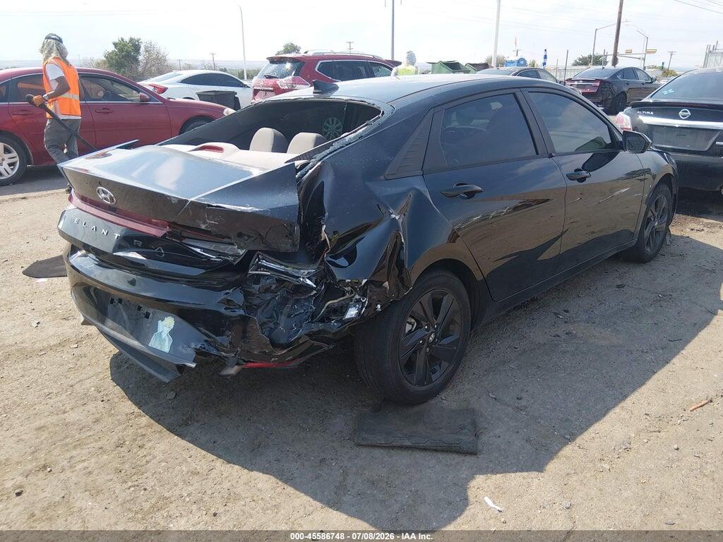 KMHLM4AG7NU294402 2022 HYUNDAI ELANTRA photo no. 4