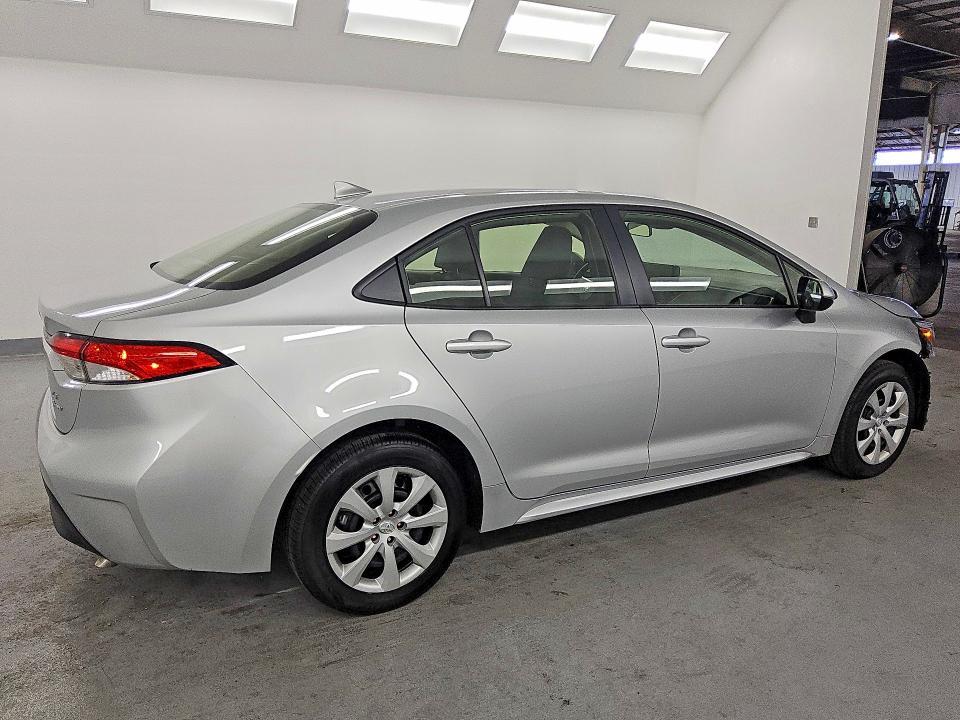 2026 TOYOTA COROLLA HYBRID LE — Фото 3 из 13