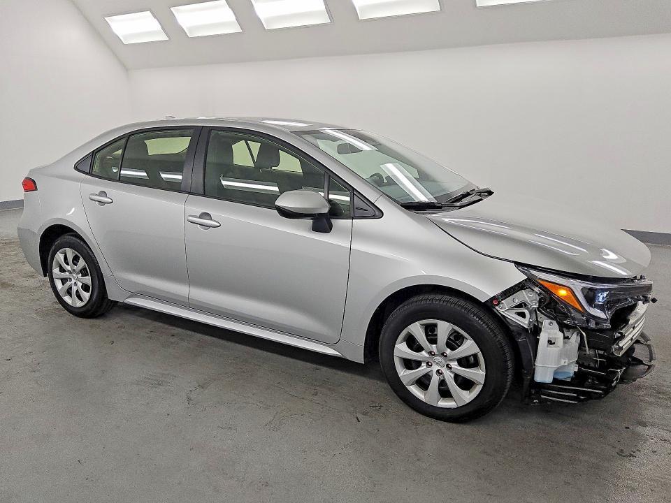 2026 TOYOTA COROLLA HYBRID LE — Фото 4 из 13