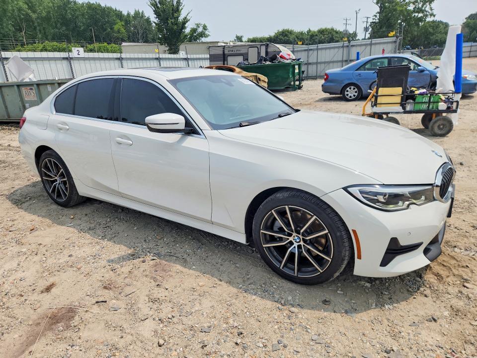 2019 BMW 330XI — Фото 4 из 12