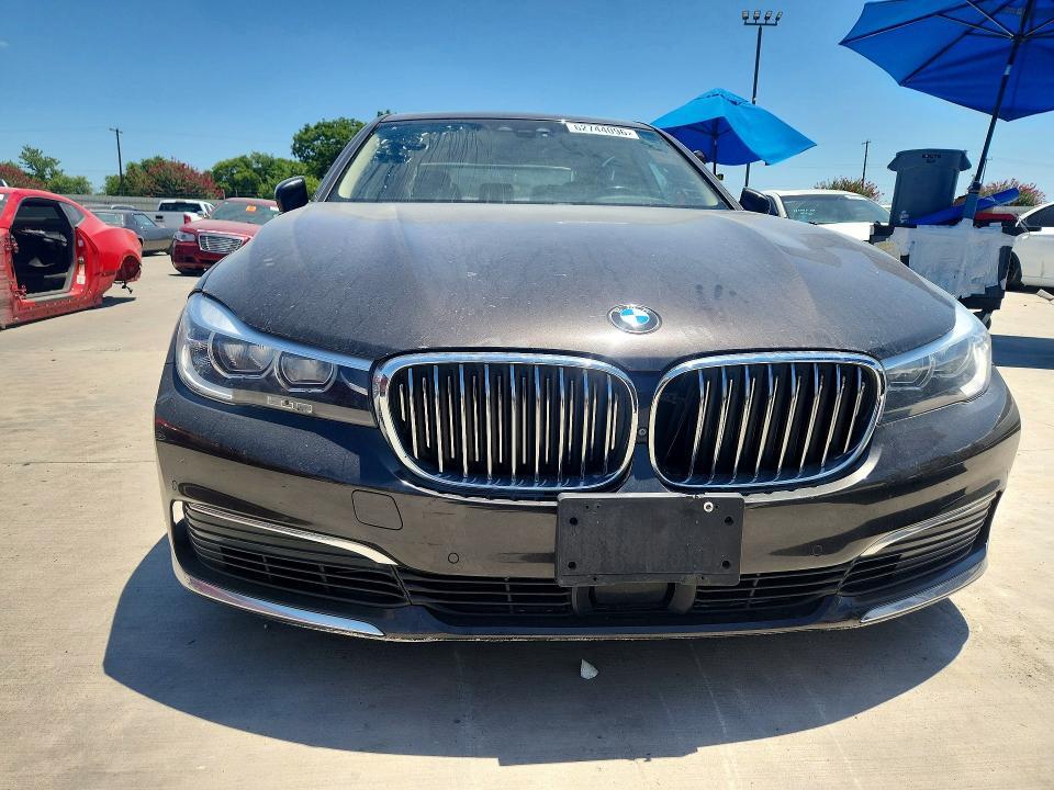 2019 BMW 740 I — Фото 5 из 12