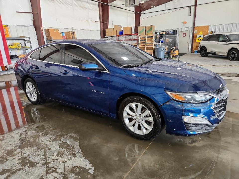 2019 CHEVROLET MALIBU LT — Фото 4 из 12