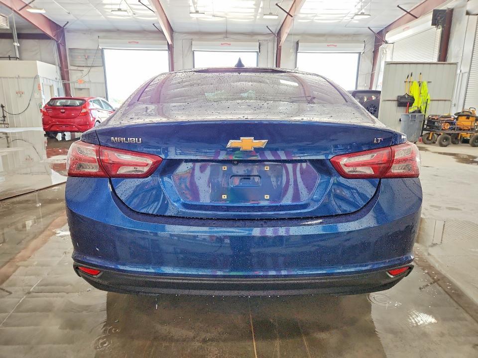 2019 CHEVROLET MALIBU LT — Фото 6 из 12