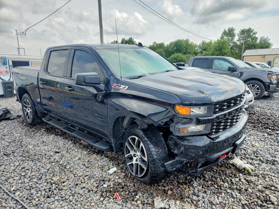 2019 CHEVROLET SILVERADO K1500 TRAIL BOSS CUSTOM — Фото 4 из 12