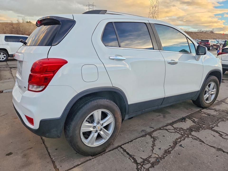KL7CJPSB3KB808235 2019 CHEVROLET TRAX photo no. 3