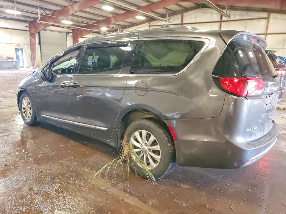 2C4RC1BG4KR650392 2019 CHRYSLER PACIFICA photo no. 2