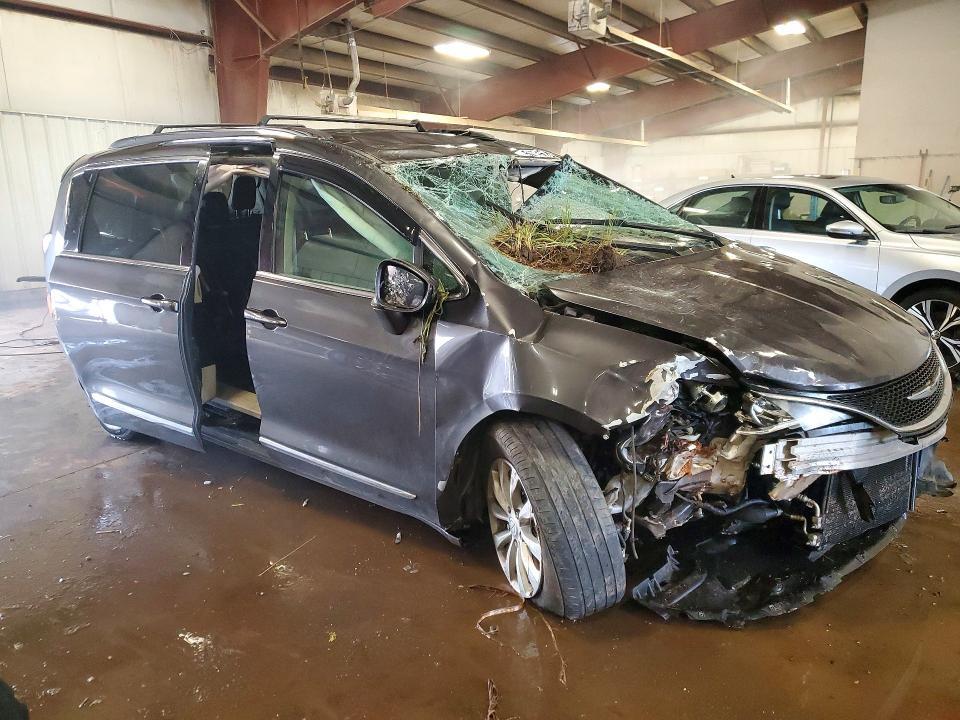 2C4RC1BG4KR650392 2019 CHRYSLER PACIFICA photo no. 4