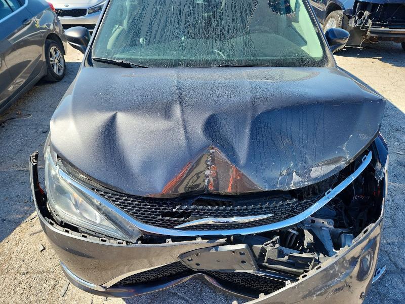 2019 CHRYSLER PACIFICA TOURING L — Фото 12 из 13