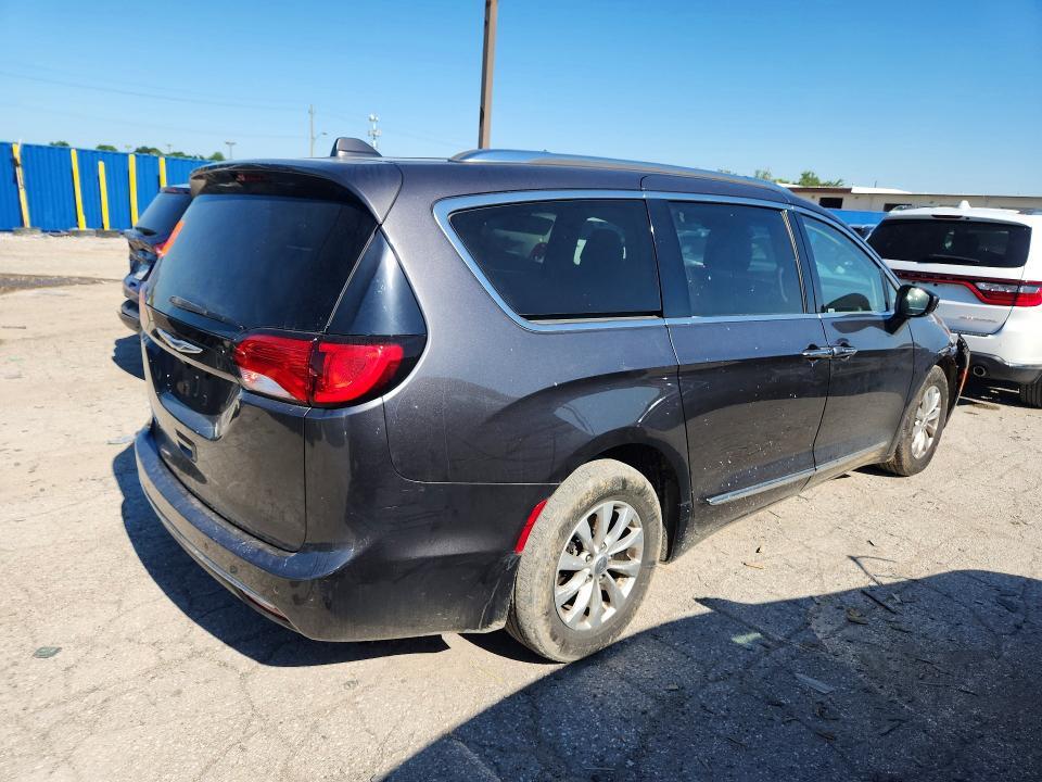 2019 CHRYSLER PACIFICA TOURING L — Фото 3 из 13
