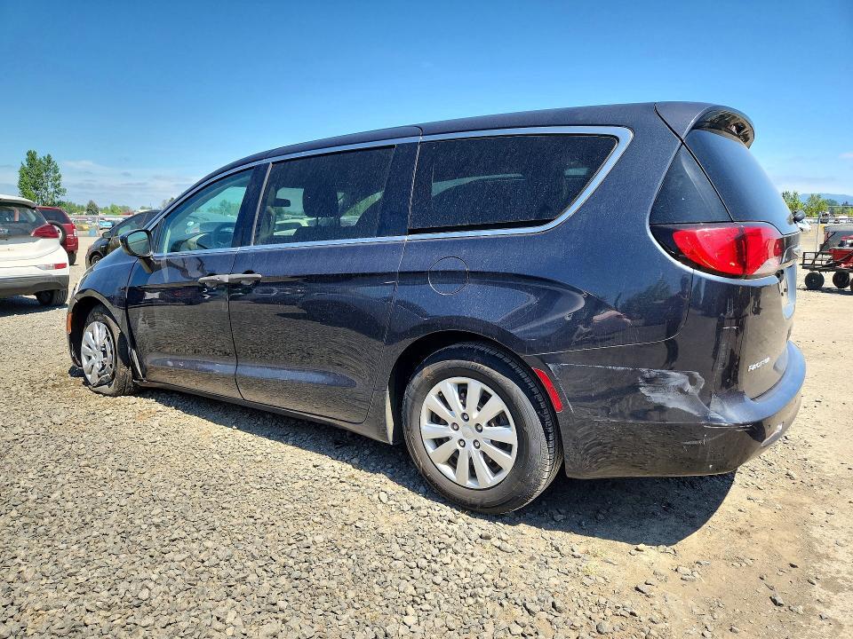 2019 CHRYSLER PACIFICA L — Фото 2 из 13