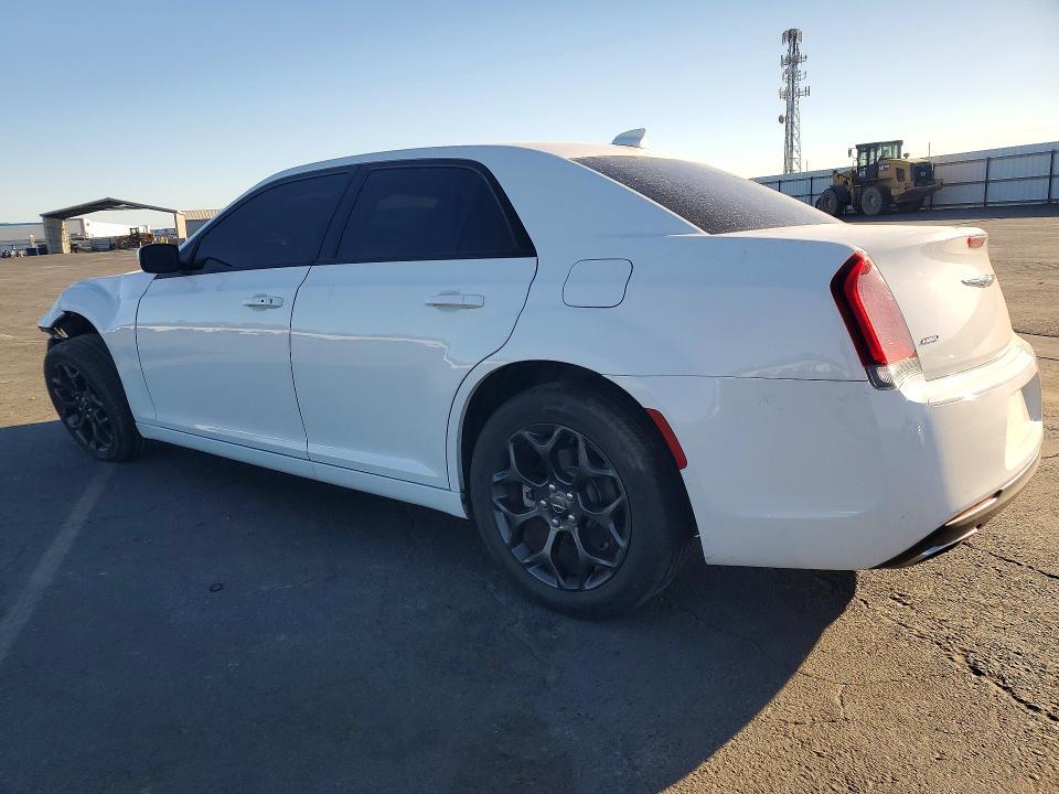 2019 CHRYSLER 300 S — Фото 2 из 12