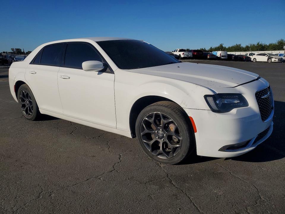 2019 CHRYSLER 300 S — Фото 4 из 12