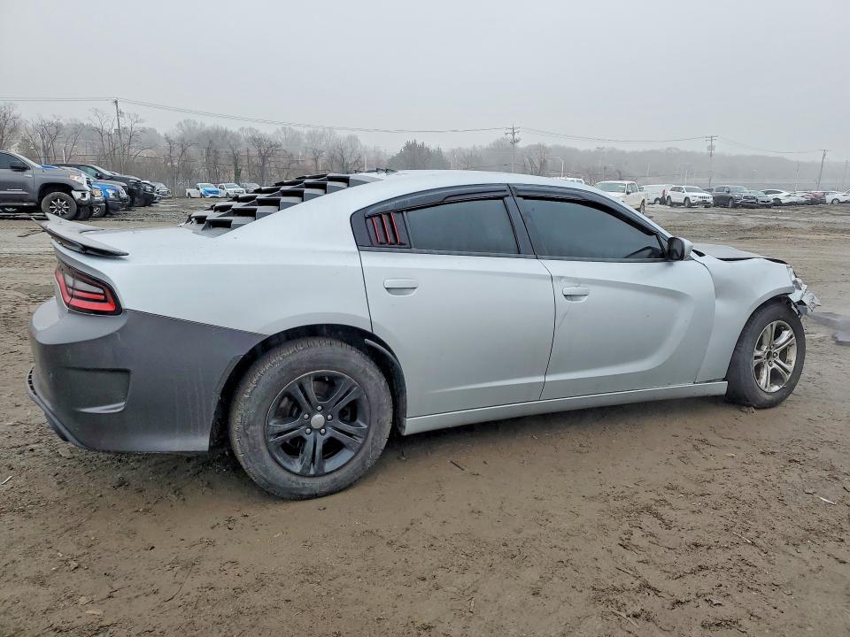 2019 DODGE CHARGER SXT — Фото 3 из 12