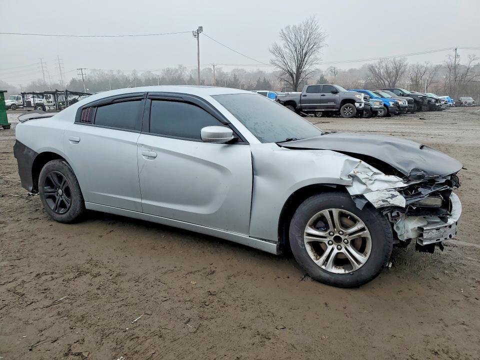 2019 DODGE CHARGER SXT — Фото 4 из 12