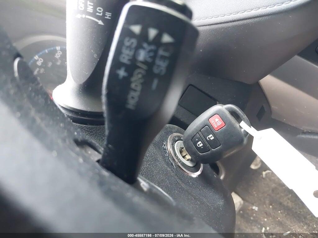 JTMBFREV0JJ200355 2018 TOYOTA RAV4 photo no. 11