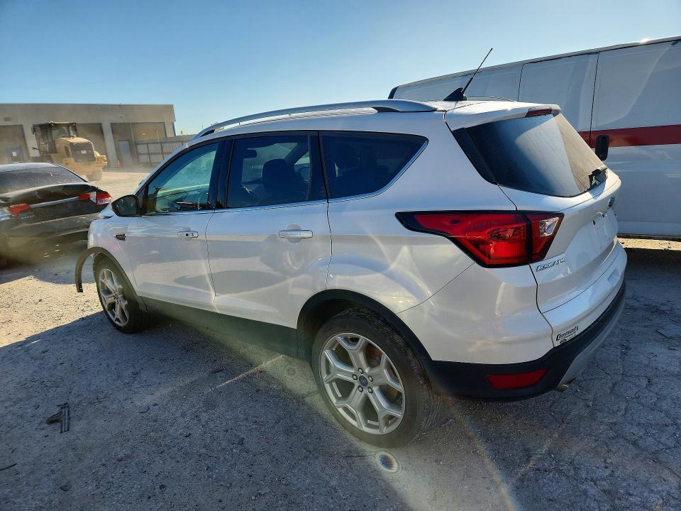 2019 FORD ESCAPE TITANIUM — Фото 2 из 14