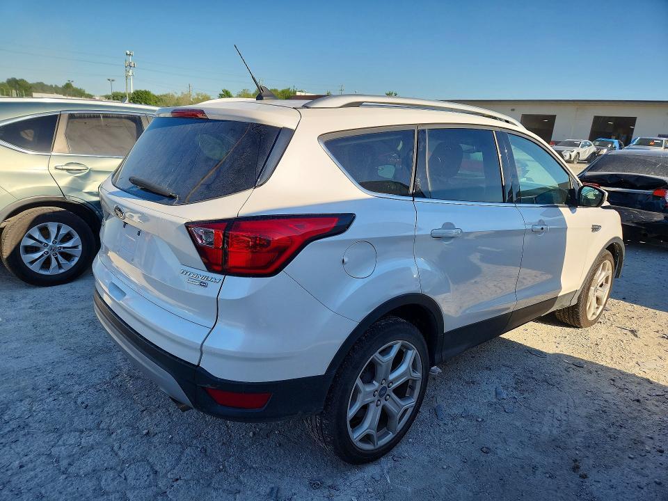 2019 FORD ESCAPE TITANIUM — Фото 3 из 14
