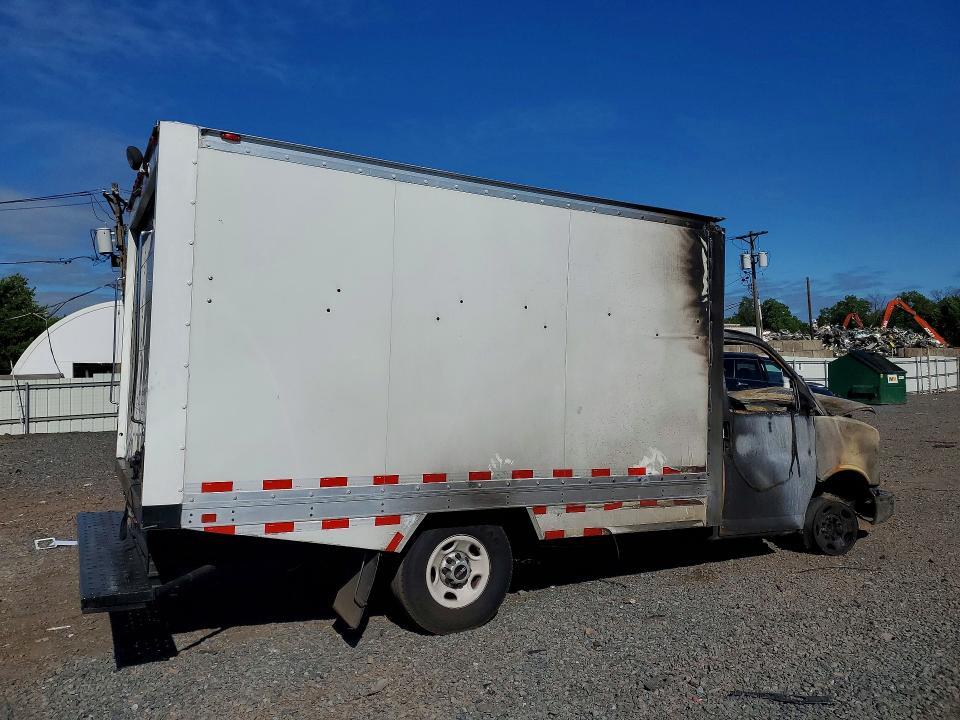 2019 GMC SAVANA REFRIGERATED BOX TRUCK — Фото 3 из 12