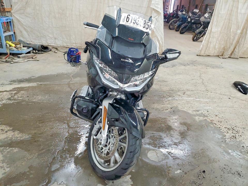 2019 HONDA GL1800 D — Фото 2 из 10