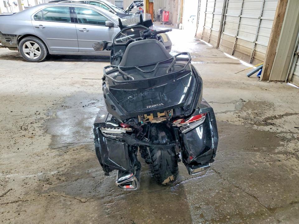 2019 HONDA GL1800 D — Фото 4 из 10