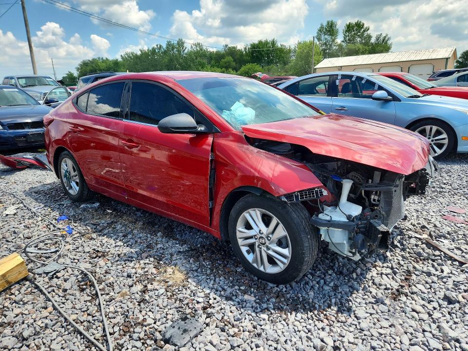 2019 HYUNDAI ELANTRA SEL — Фото 4 из 13