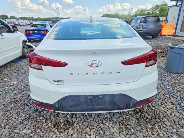 2019 HYUNDAI ELANTRA SEL — Фото 6 из 12