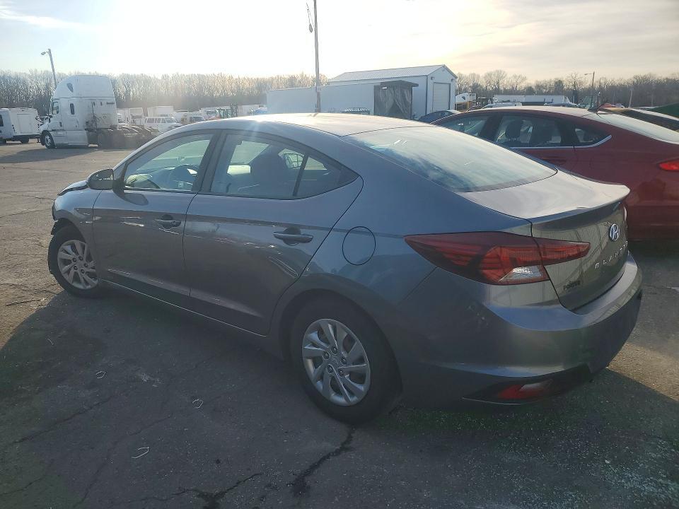 2019 HYUNDAI ELANTRA 4D — Фото 2 из 13