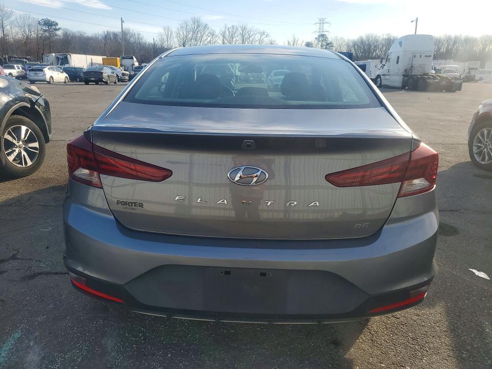 2019 HYUNDAI ELANTRA 4D — Фото 6 из 13