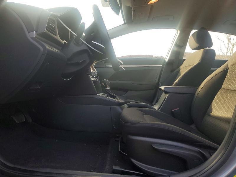 2019 HYUNDAI ELANTRA 4D — Фото 7 из 13
