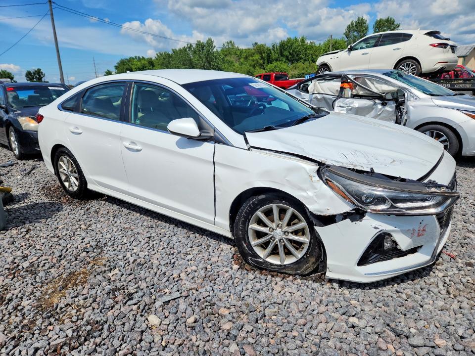 5NPE24AF5KH817335 2019 HYUNDAI SONATA photo no. 4