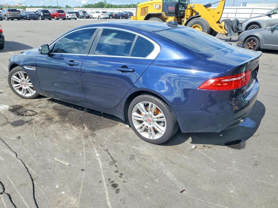 2019 JAGUAR XE PREMIUM — Фото 2 из 12