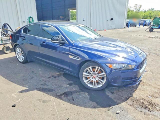 2019 JAGUAR XE PREMIUM — Фото 4 из 12