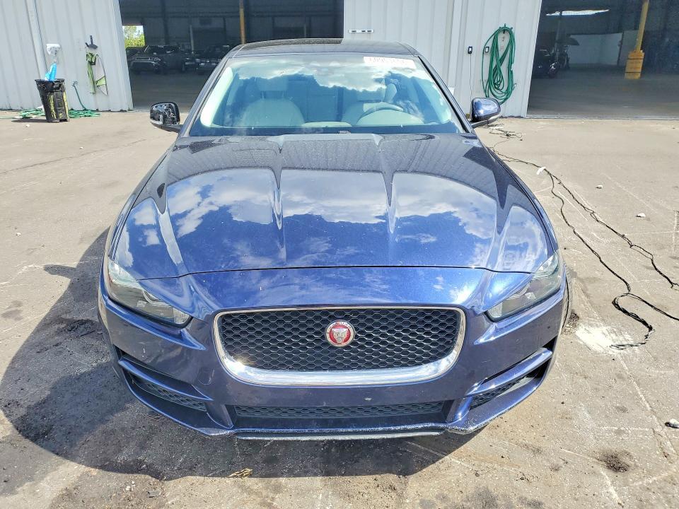2019 JAGUAR XE PREMIUM — Фото 5 из 12