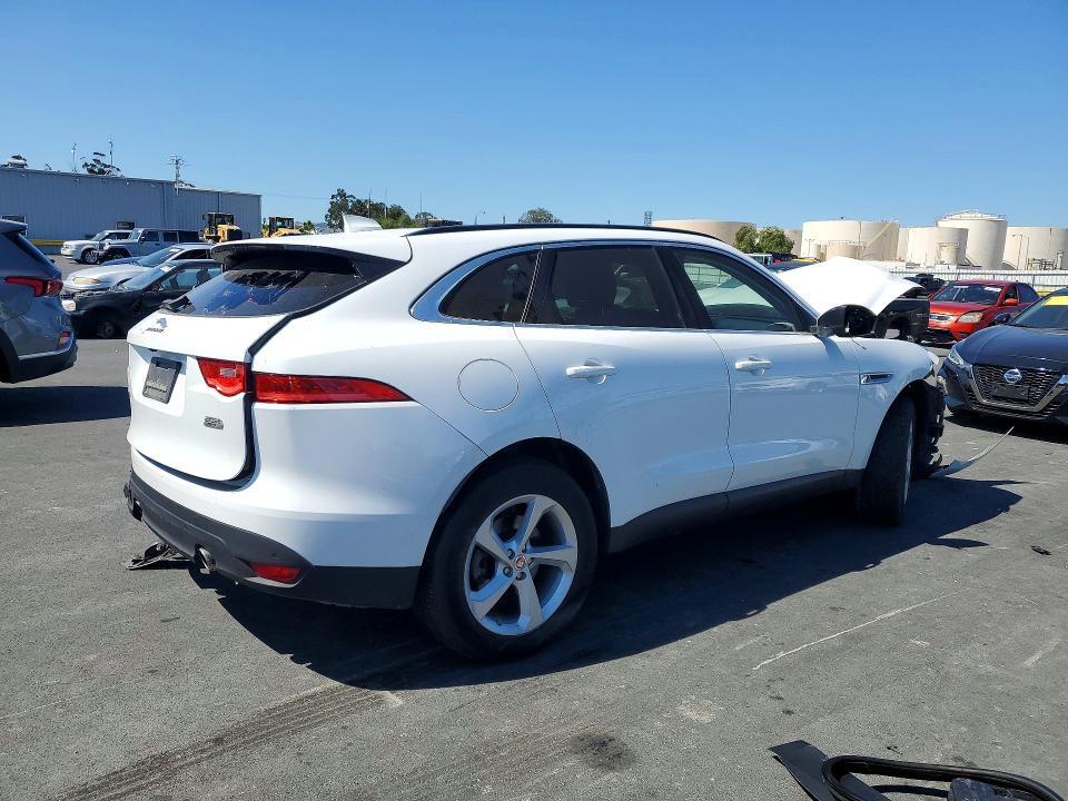 SADCJ2FXXKA609933 2019 JAGUAR F-PACE photo no. 3