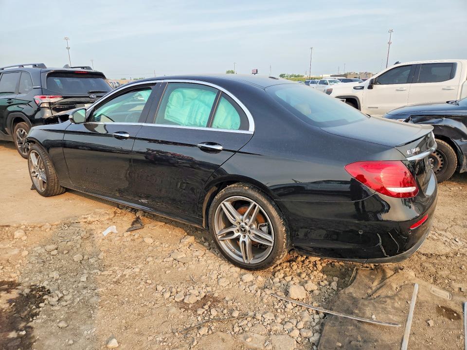 2018 MERCEDES-BENZ E 300 4MATIC — Фото 2 из 12