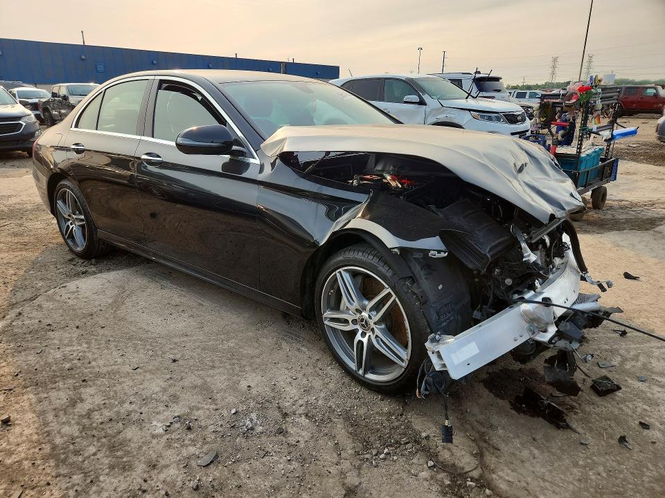2018 MERCEDES-BENZ E 300 4MATIC — Фото 4 из 12