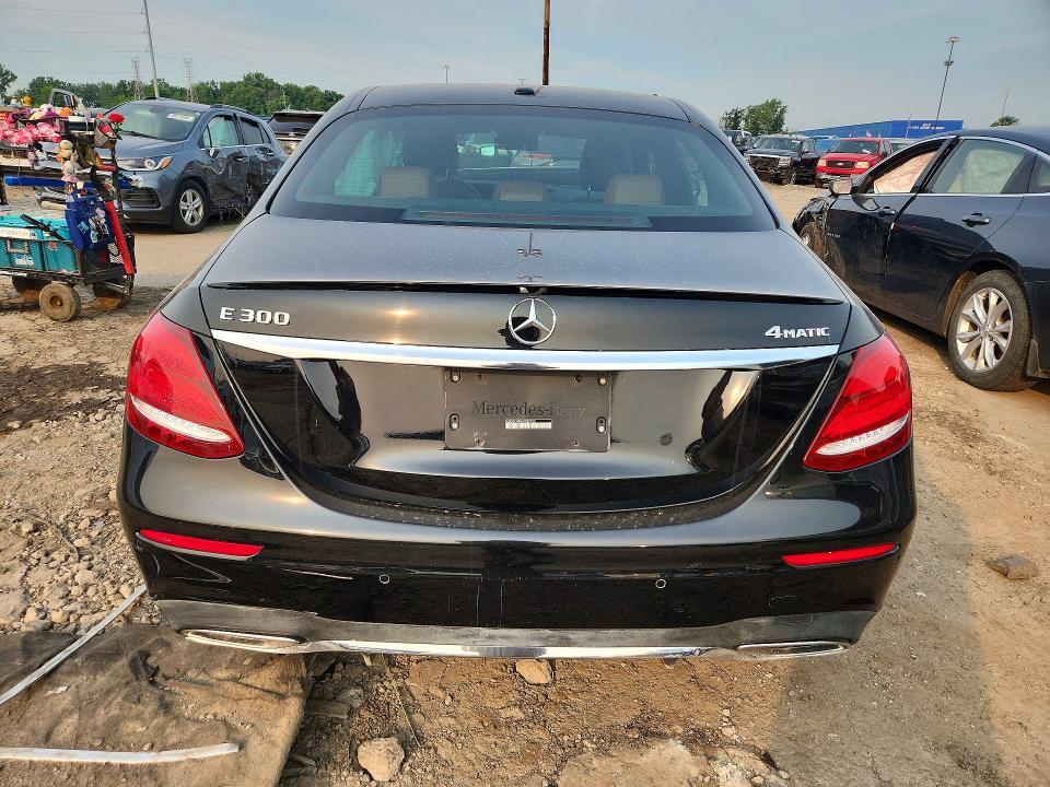 2018 MERCEDES-BENZ E 300 4MATIC — Фото 6 из 12