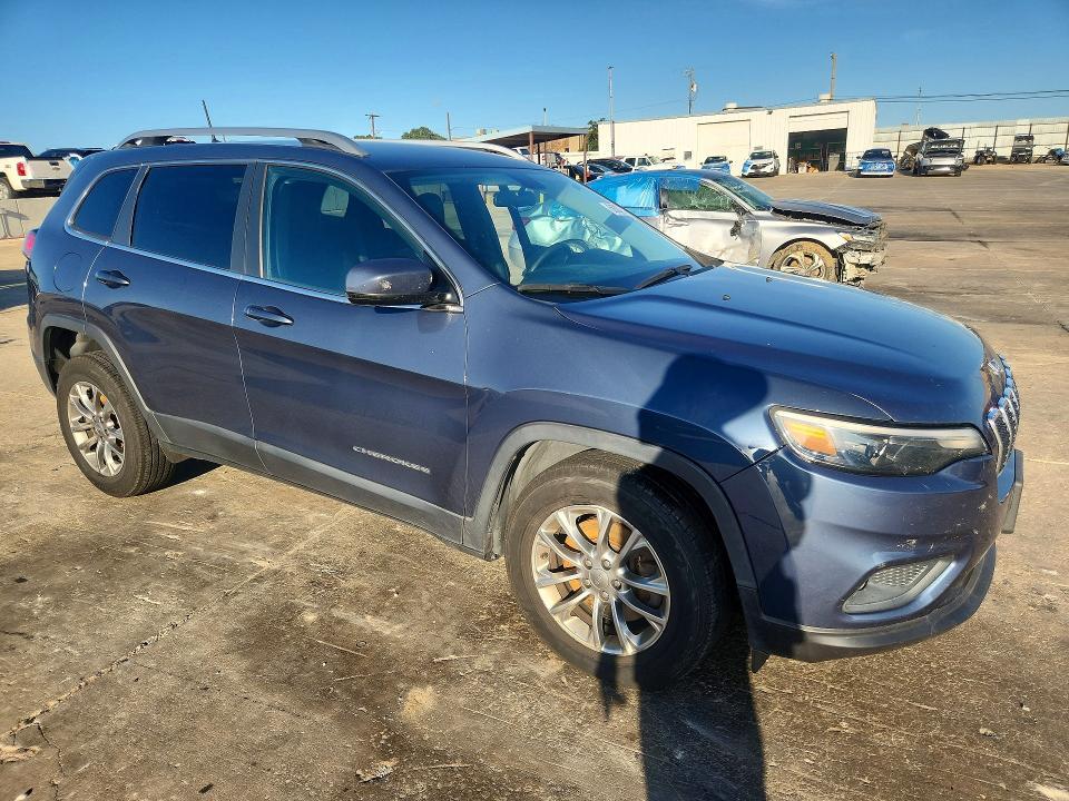 2019 JEEP CHEROKEE LATITUDE PLUS — Фото 4 из 13