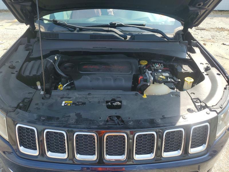 3C4NJDCB9KT638339 2019 JEEP COMPASS photo no. 11