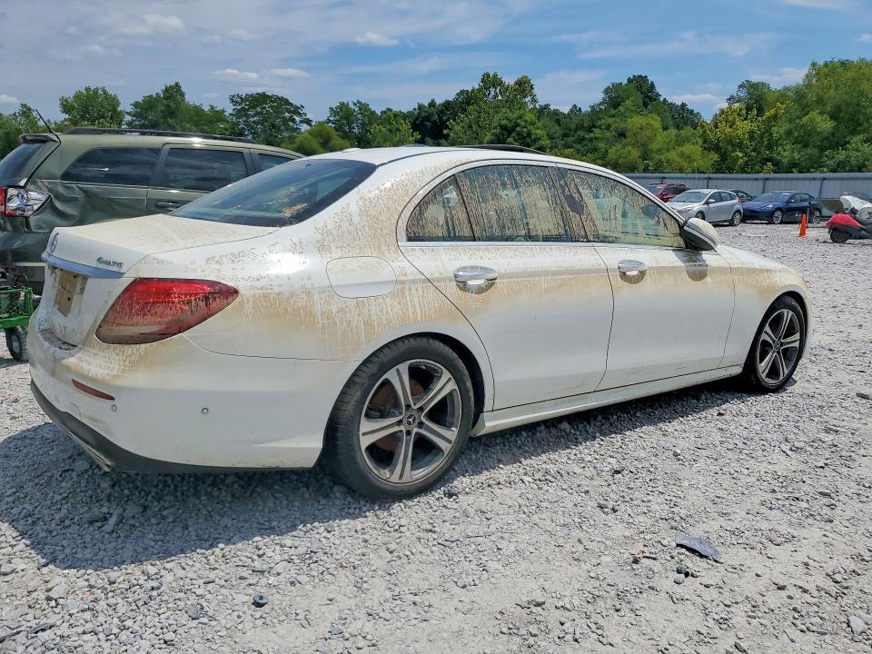 2018 MERCEDES-BENZ E 300 4MATIC — Фото 3 из 12