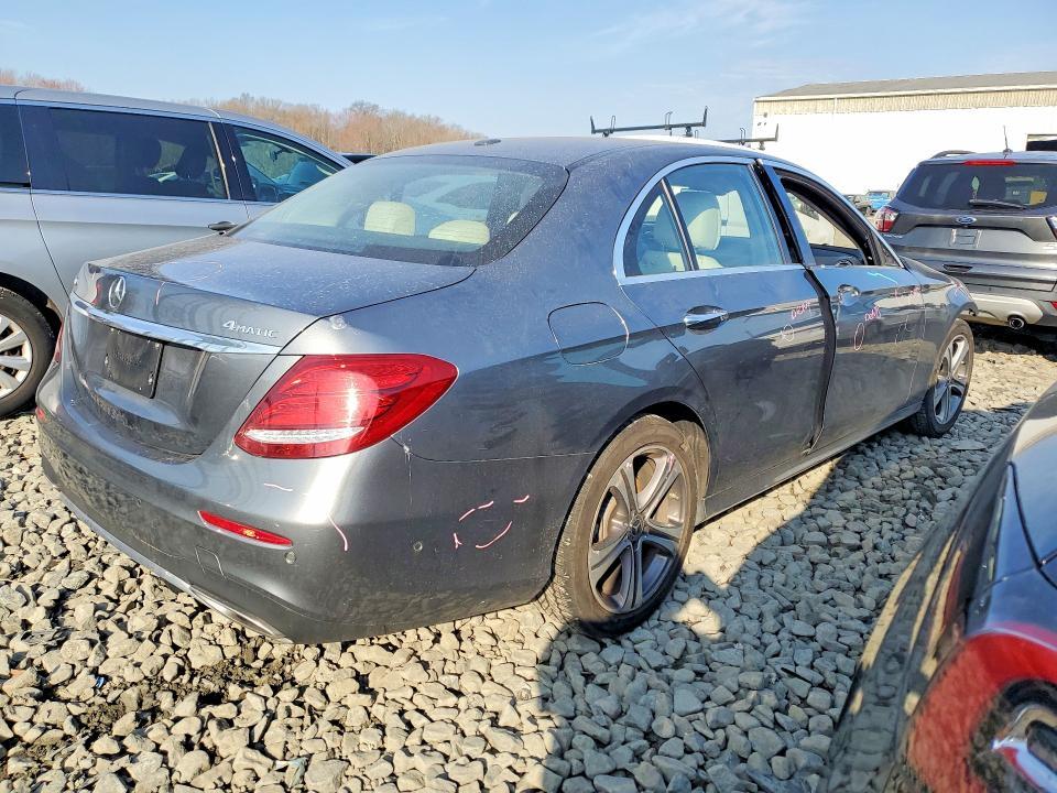2018 MERCEDES-BENZ E 300 4MATIC — Фото 3 из 12