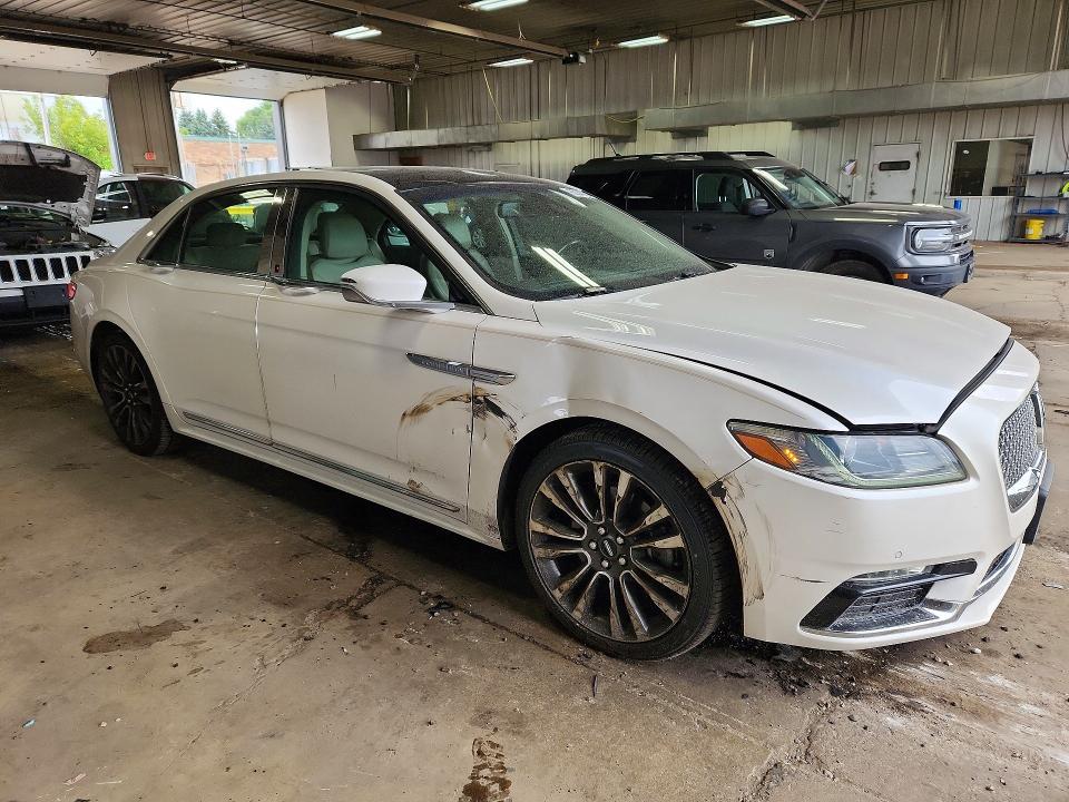 2019 LINCOLN CONTINENTAL SELECT — Фото 4 из 12
