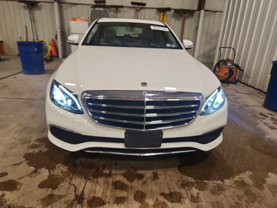 2018 MERCEDES-BENZ E 300 4MATIC — Фото 5 из 13