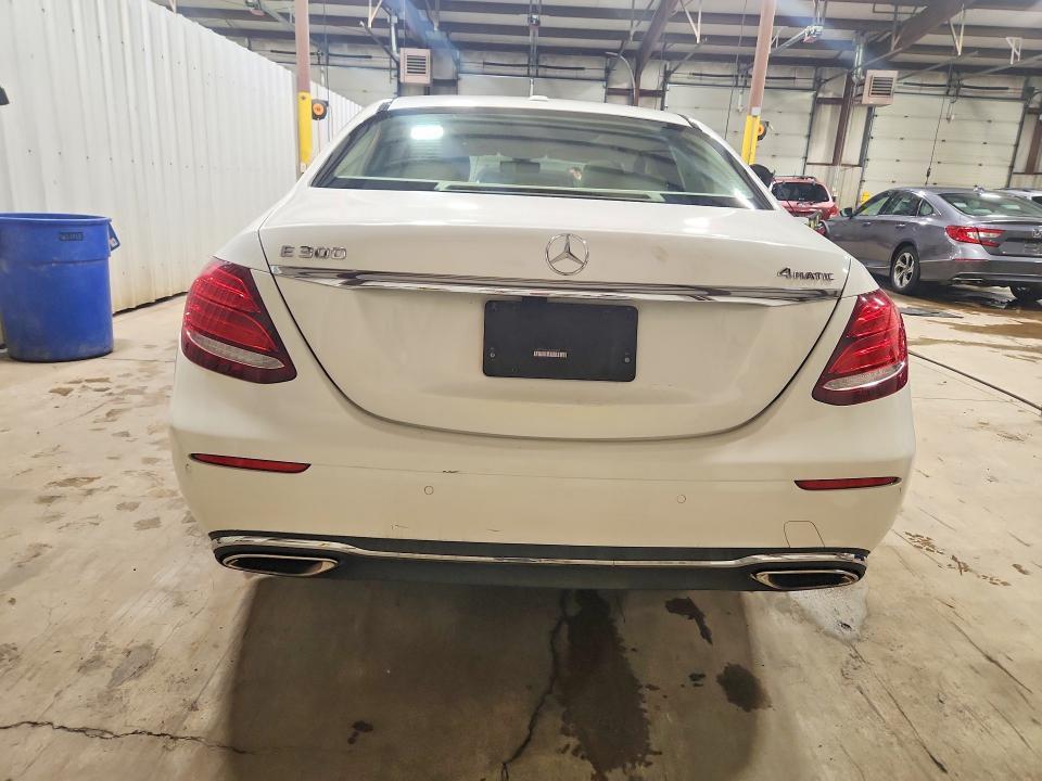 2018 MERCEDES-BENZ E 300 4MATIC — Фото 6 из 13