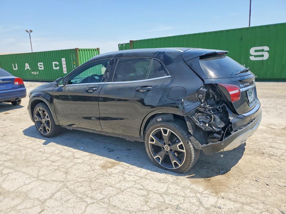 2018 MERCEDES-BENZ GLA 250 4MATIC — Фото 2 из 14
